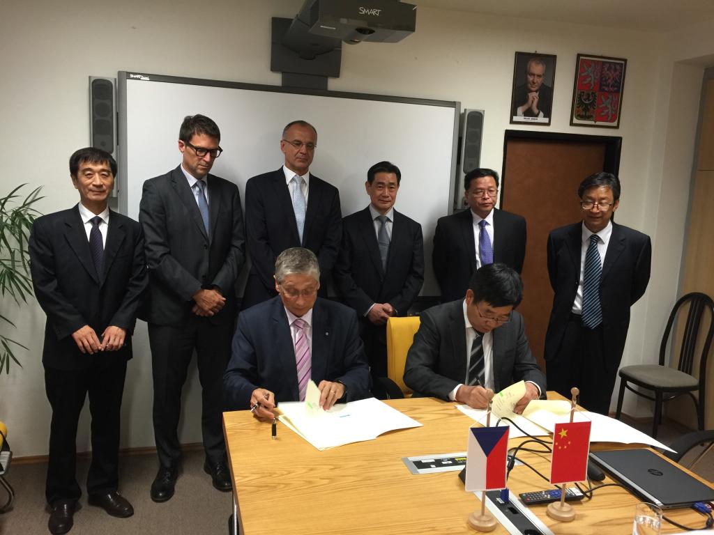 best365和俄斯特拉法技术大学签署博士人才联合培养协议